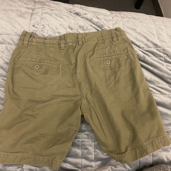 Olive Green Khaki Shorts - Picture 2 of 4